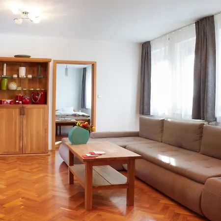 Apartment Keramikart-wohnung Pecs